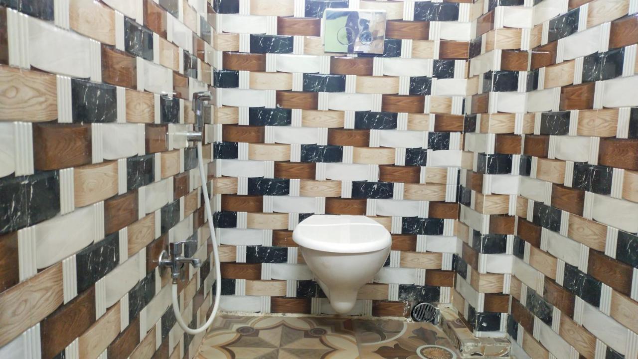 Oyo Hotel Tulusi Inn Bolpur Eksteriør billede